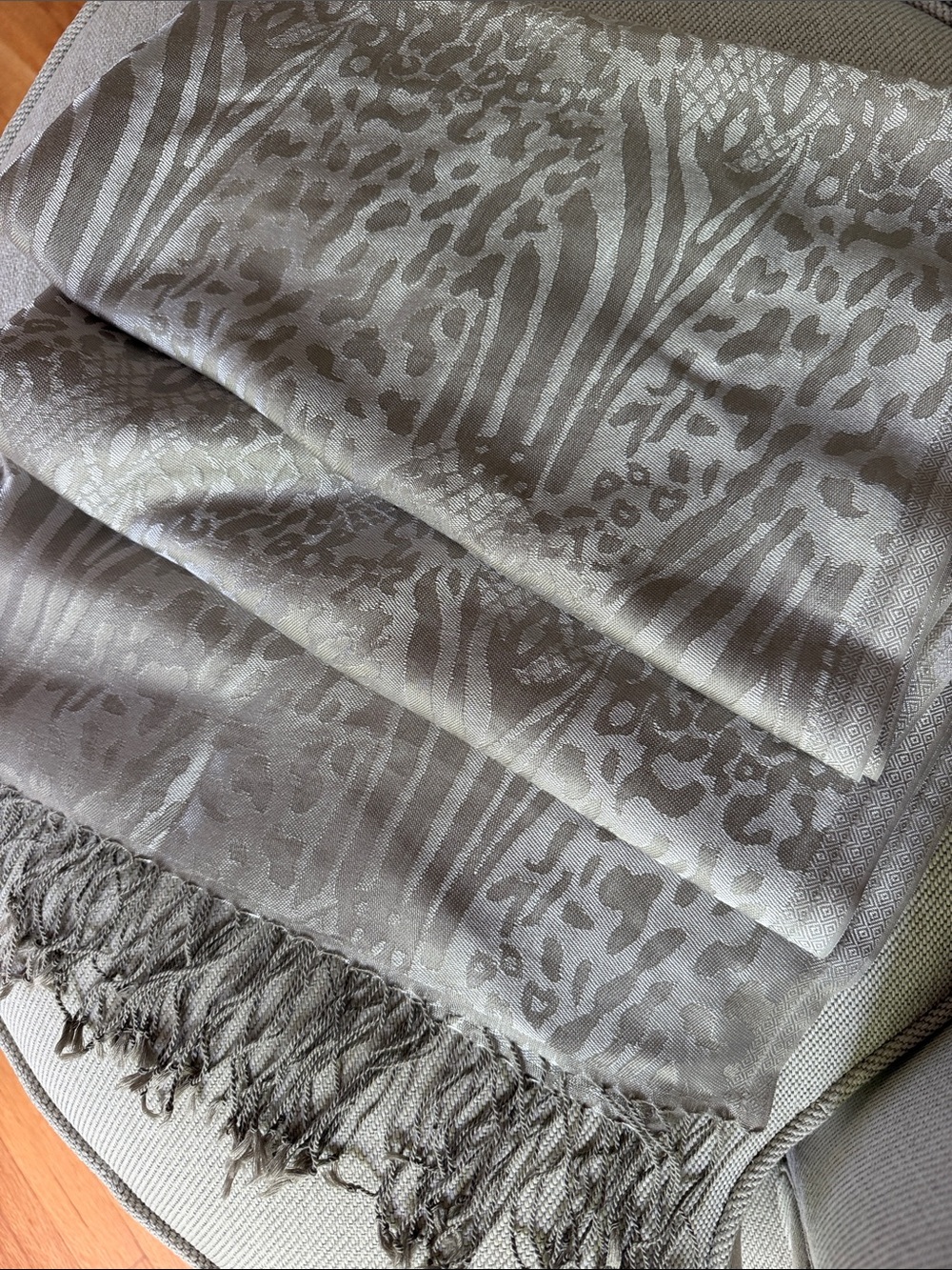 Chico’s Abstract Animal Print Metallic Fringed Wrap Scarf Silver Gray